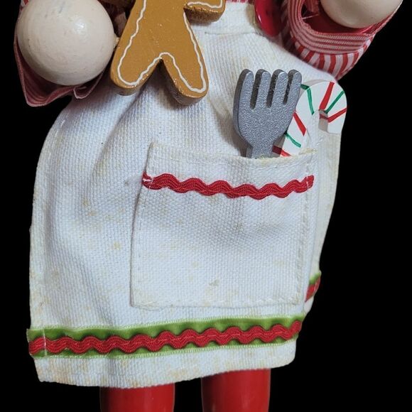 Baker/ chef nutcracker   - Picture 3 of 3